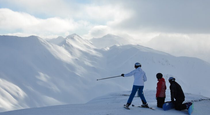 Gogle narciarskie – czy potrzebne są początkującym?